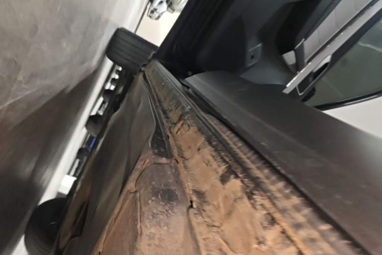 Used Volkswagen Tayron 2024 300TSI Two-Wheel-Drive Luxury Plus Advanced Version Left Side Sill