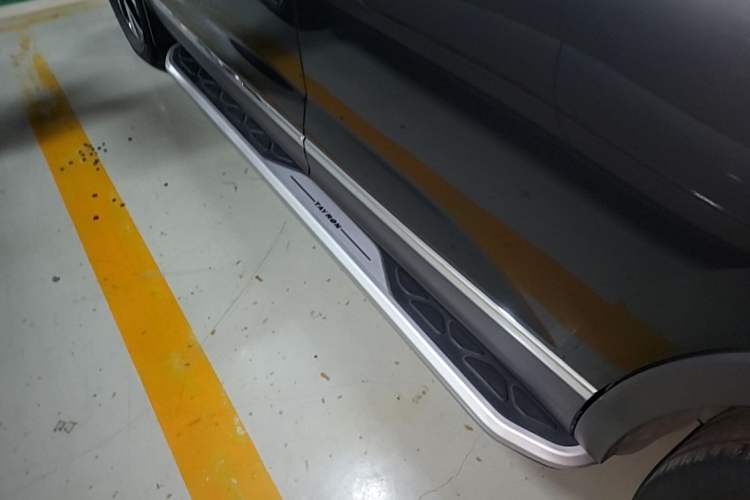 Used Volkswagen Tayron 2024 330TSI Two-Wheel Drive Luxury Plus Advanced Version Left Side Sill