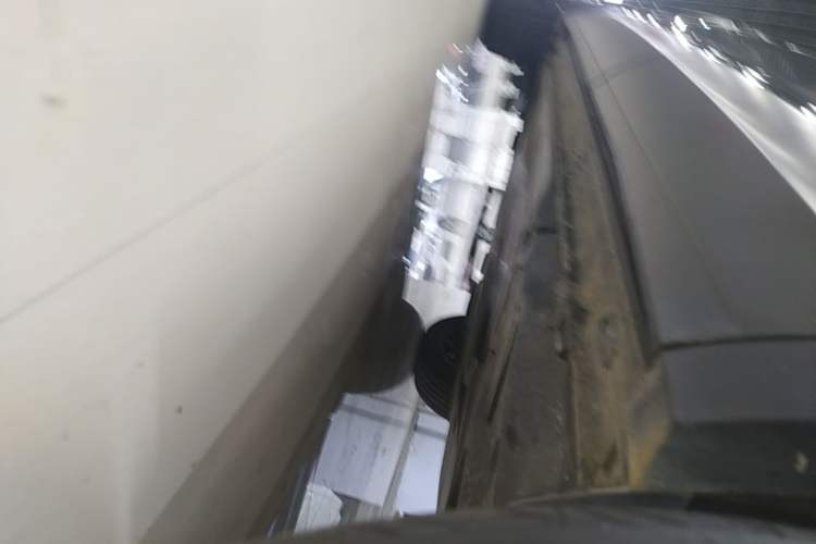 Used Volkswagen Tayron 2024 300TSI Two-Wheel-Drive Luxury Plus Advanced Version Left Side Sill