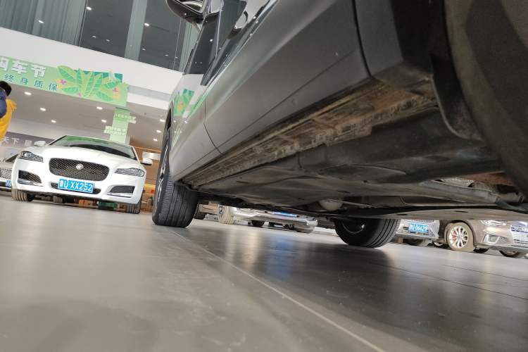 Used Volkswagen Tayron 2024 330TSI Two-Wheel Drive Luxury Plus Advanced Version Left Side Sill