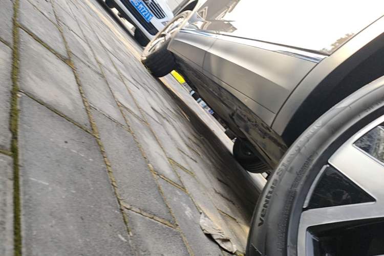 Used Volkswagen Tayron 2024 330TSI Two-Wheel Drive Luxury Plus Advanced Version Left Side Sill