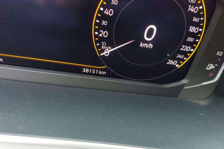 Used Volkswagen Tayron 2024 300TSI Two-Wheel-Drive Luxury Plus Advanced Version Odometer Close Up