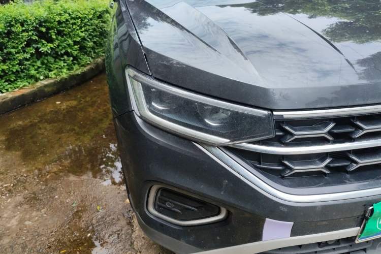 Used Volkswagen Tayron 2024 300TSI Two-Wheel-Drive Luxury Plus Advanced Version Right Front Headlight