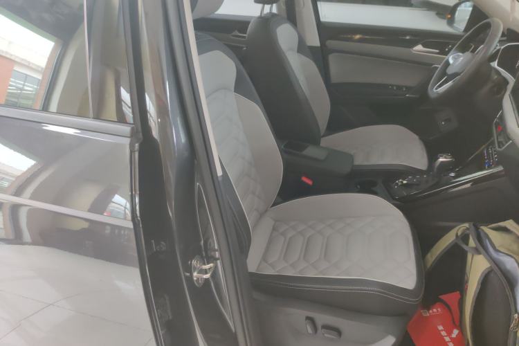 Used Volkswagen Tayron 2024 330TSI Two-Wheel Drive Luxury Plus Advanced Version Right Front Seat