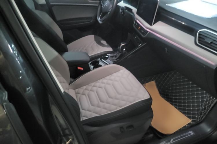 Used Volkswagen Tayron 2024 330TSI Two-Wheel Drive Luxury Plus Advanced Version Right Front Seat