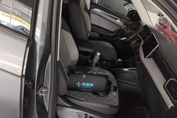 Used Volkswagen Tayron 2024 300TSI Two-Wheel-Drive Luxury Plus Advanced Version Right Front Seat