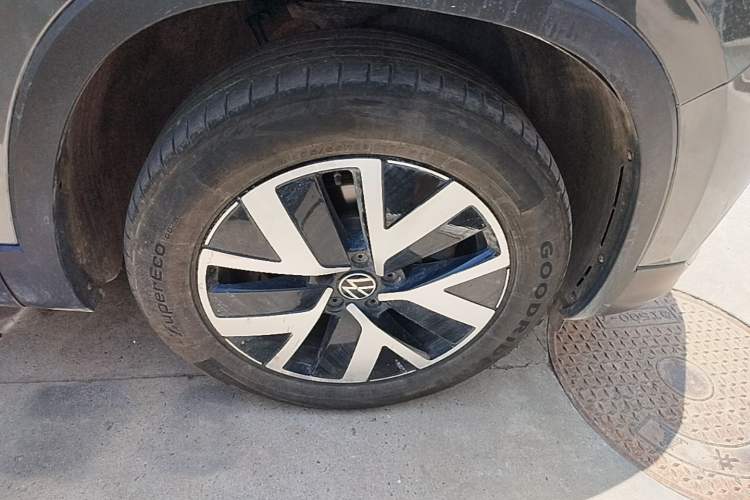 Used Volkswagen Tayron 2024 300TSI Two-Wheel-Drive Luxury Plus Advanced Version Right Front Wheel Hub