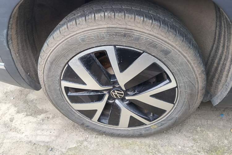 Used Volkswagen Tayron 2024 300TSI Two-Wheel-Drive Luxury Plus Advanced Version Right Rear Wheel Hub