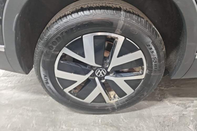 Used Volkswagen Tayron 2024 300TSI Two-Wheel-Drive Luxury Plus Advanced Version Right Rear Wheel Hub