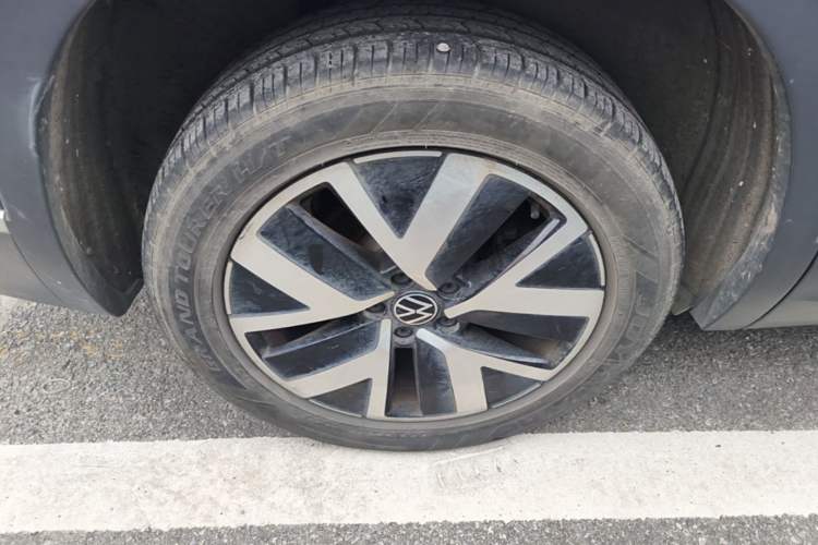 Used Volkswagen Tayron 2024 300TSI Two-Wheel-Drive Luxury Plus Advanced Version Right Rear Wheel Hub