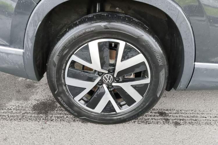 Used Volkswagen Tayron 2024 300TSI Two-Wheel-Drive Luxury Plus Advanced Version Right Rear Wheel Hub
