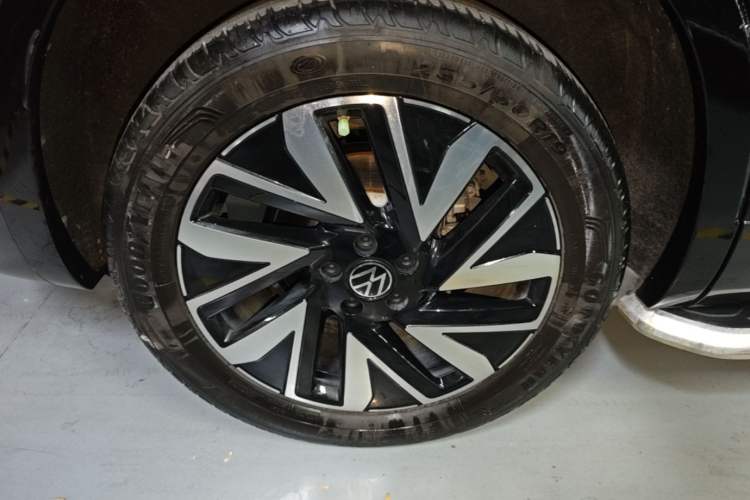Used Volkswagen Tayron 2024 330TSI Two-Wheel Drive R-Line High-Energy Version Right Rear Wheel Hub