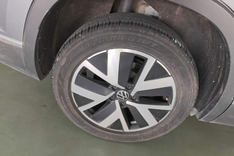 Used Volkswagen Tayron 2024 300TSI Two-Wheel-Drive Luxury Plus Advanced Version Right Rear Wheel Hub