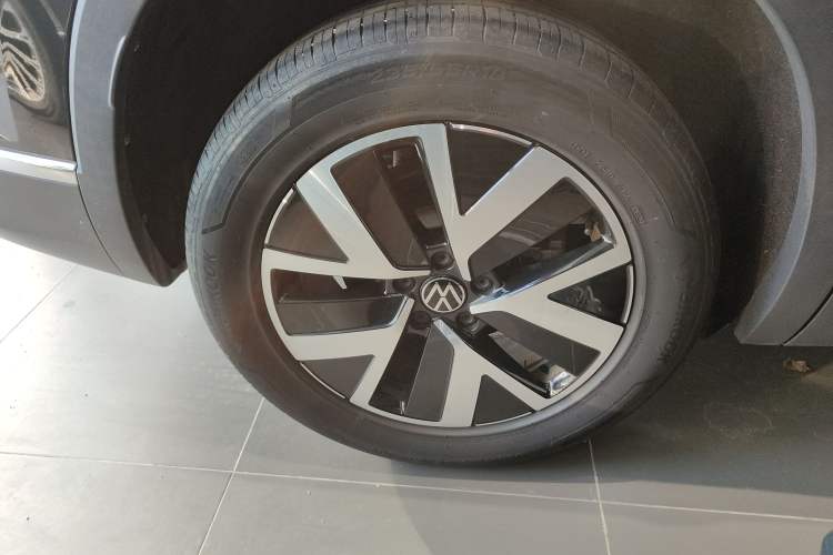Used Volkswagen Tayron 2024 330TSI Two-Wheel Drive Luxury Plus Advanced Version Right Rear Wheel Hub