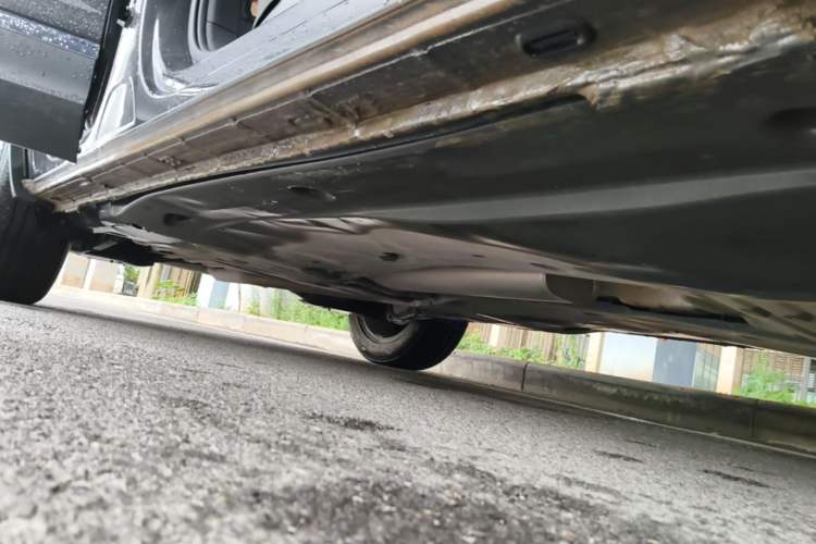 Used Volkswagen Tayron 2024 300TSI Two-Wheel-Drive Luxury Plus Advanced Version Right Side Sill