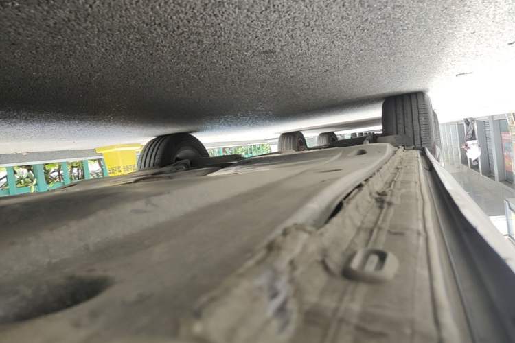 Used Volkswagen Tayron 2024 330TSI Two-Wheel Drive Luxury Plus Advanced Version Right Side Sill