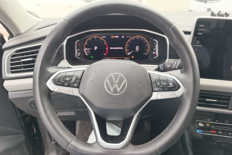 Used Volkswagen Tayron 2024 300TSI Two-Wheel-Drive Luxury Plus Advanced Version Steering Wheel