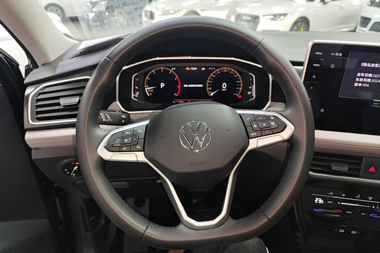 Used Volkswagen Tayron 2024 300TSI Two-Wheel-Drive Luxury Plus Advanced Version Steering Wheel