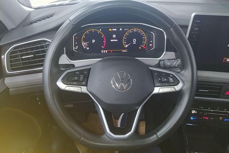 Used Volkswagen Tayron 2024 300TSI Two-Wheel-Drive Luxury Plus Advanced Version Steering Wheel