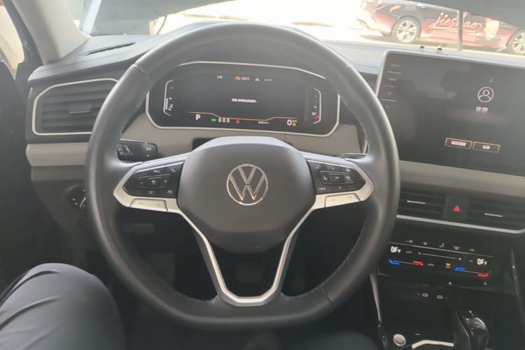 Used Volkswagen Tayron 2024 300TSI Two-Wheel-Drive Luxury Plus Advanced Version Steering Wheel