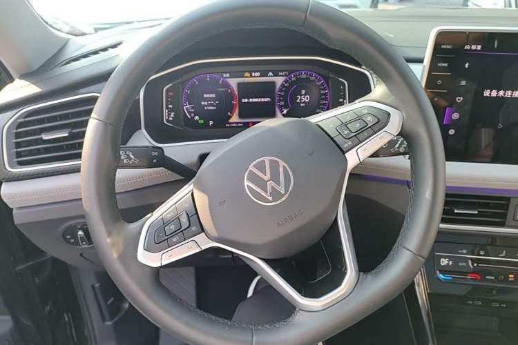 Used Volkswagen Tayron 2024 330TSI Two-Wheel Drive Luxury Plus Advanced Version Steering Wheel