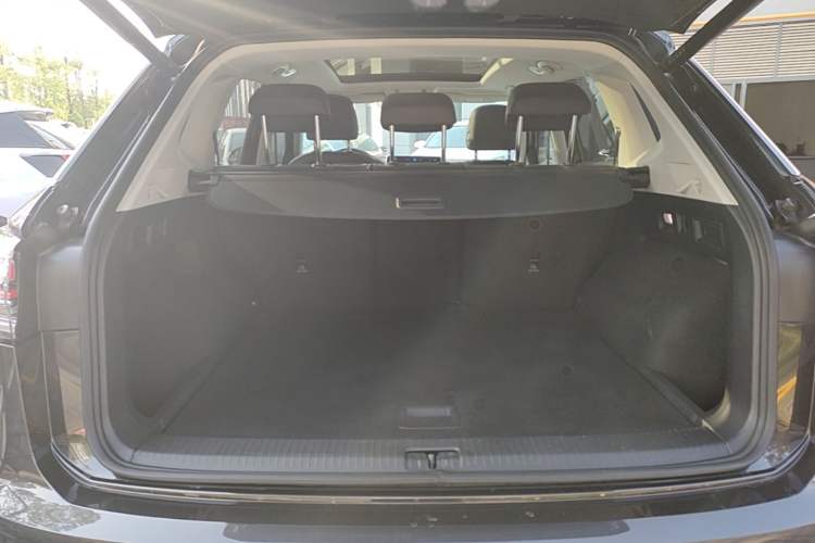 Used Volkswagen Tayron 2024 330TSI Two-Wheel Drive Luxury Plus Advanced Version Trunk