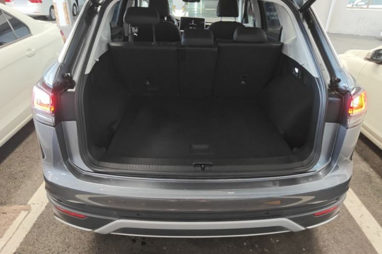 Used Volkswagen Tayron 2024 300TSI Two-Wheel-Drive Luxury Plus Advanced Version Trunk
