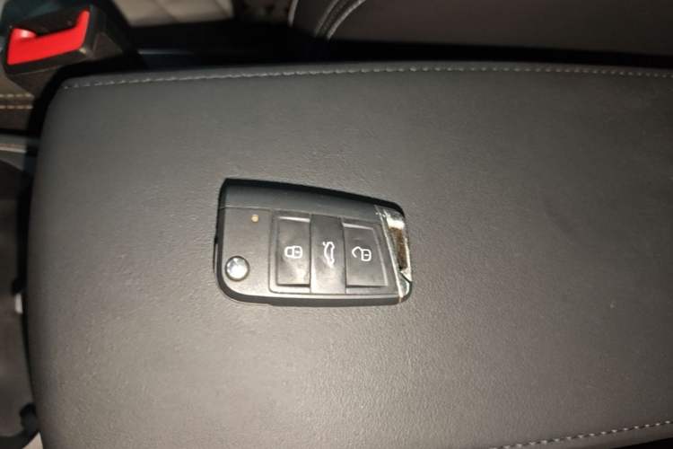 Used Volkswagen Tayron 2024 330TSI Two-Wheel Drive R-Line High-Energy Version Vehicle Key