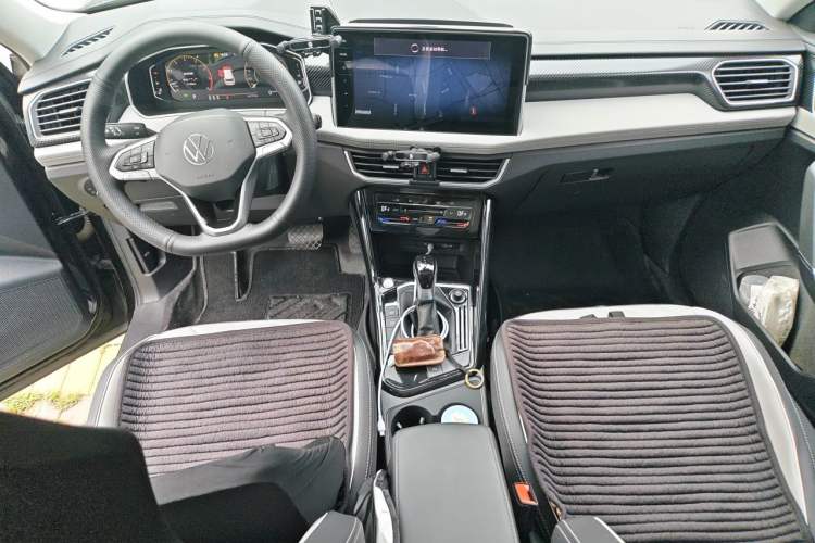 Used Volkswagen Tayron 2024 300TSI Two-Wheel-Drive Luxury Plus Advanced Version Center Console