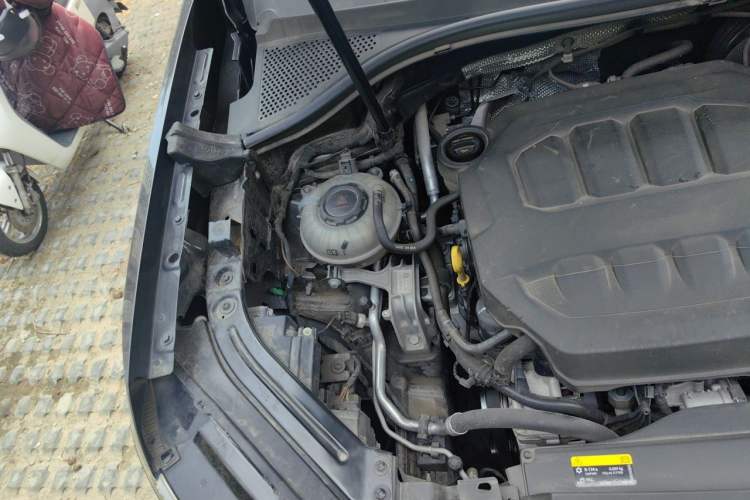 Used Volkswagen Tayron 2024 330TSI Two-Wheel Drive R-Line High-Energy Version Engine Bay Right