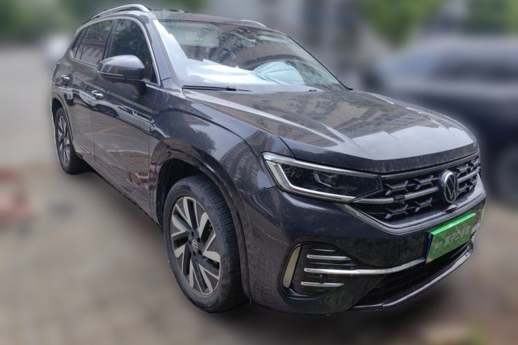 Used Volkswagen Tayron 2024 330TSI Two-Wheel Drive R-Line High-Energy Version Front Right 45 Deg