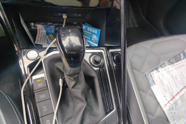 Used Volkswagen Tayron 2024 330TSI Two-Wheel Drive R-Line High-Energy Version Gear Lever