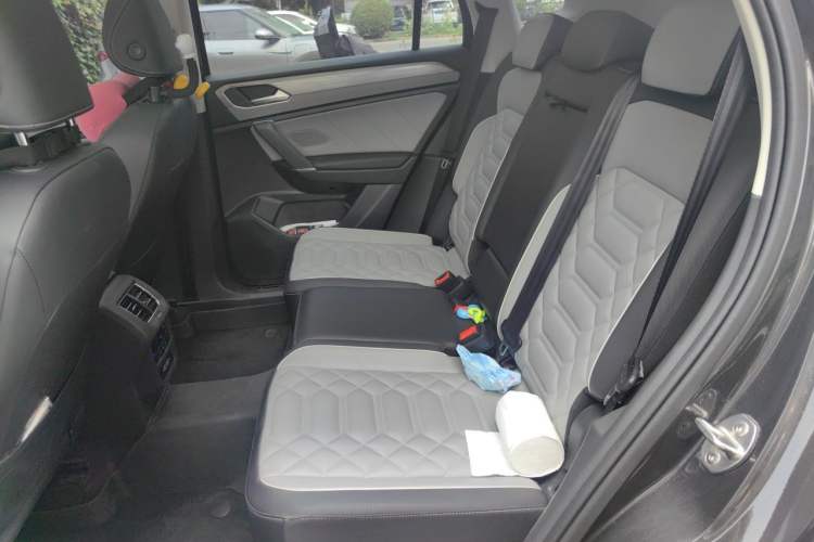 Used Volkswagen Tayron 2024 330TSI Two-Wheel Drive R-Line High-Energy Version Left Rear Seat