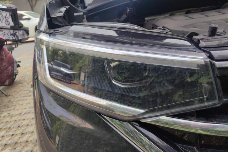 Used Volkswagen Tayron 2024 330TSI Two-Wheel Drive R-Line High-Energy Version Right Front Headlight