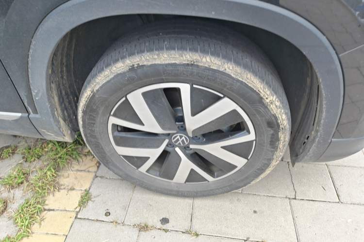 Used Volkswagen Tayron 2024 300TSI Two-Wheel-Drive Luxury Plus Advanced Version Right Front Wheel Hub