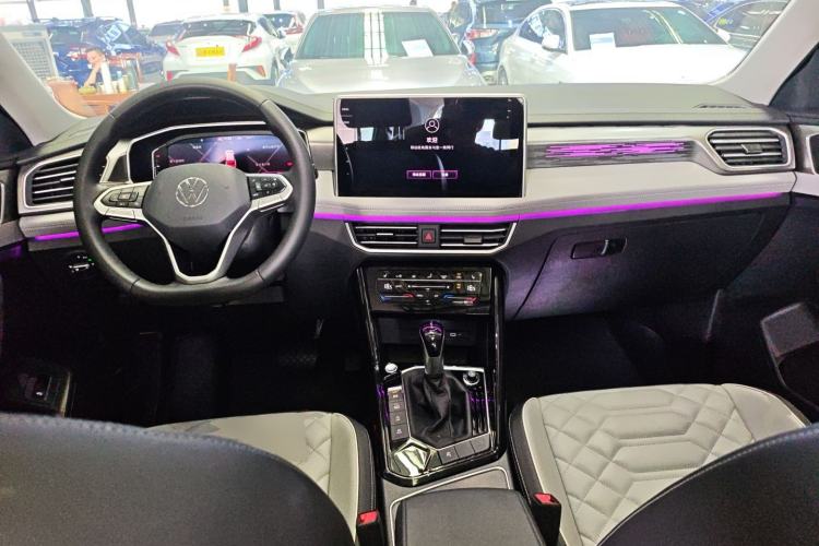 Used Volkswagen Tayron 2024 330TSI Two-Wheel Drive R-Line High-Energy Version Center Console