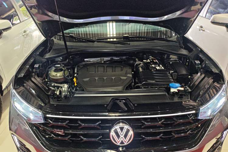 Used Volkswagen Tayron 2024 330TSI Two-Wheel Drive R-Line High-Energy Version Engine Bay