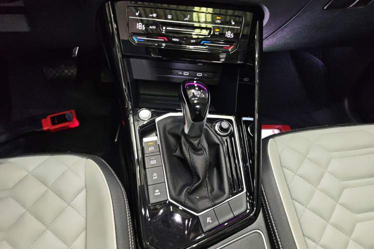 Used Volkswagen Tayron 2024 330TSI Two-Wheel Drive R-Line High-Energy Version Gear Lever