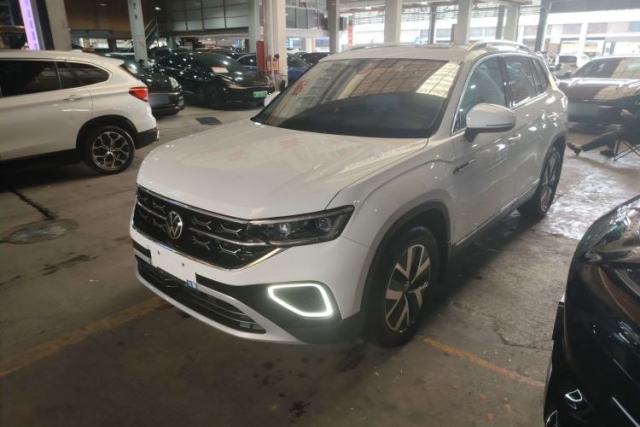 Ojetý Volkswagen Tayron 2024 330TSI Two-Wheel Drive Luxury Plus Advanced Version