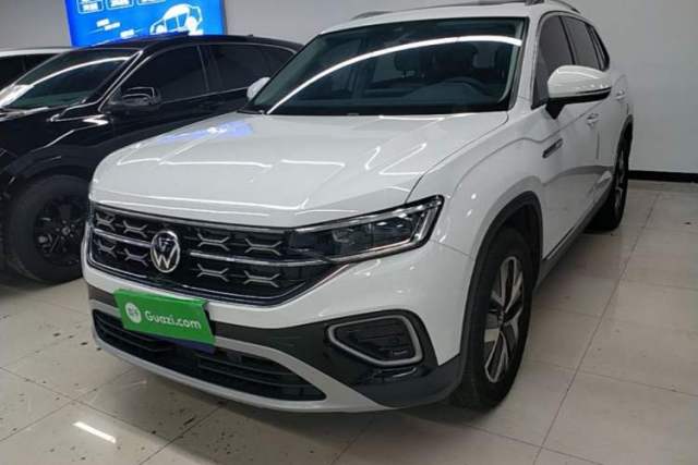 Ojetý Volkswagen Tayron 2024 330TSI Two-Wheel Drive Luxury Plus Advanced Version
