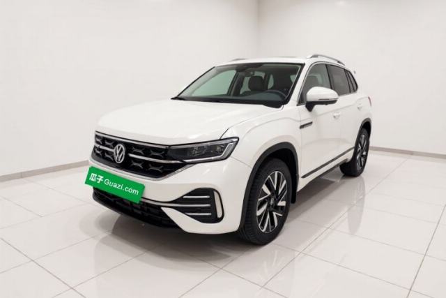 Ojetý Volkswagen Tayron 2024 330TSI Two-Wheel Drive R-Line High-Energy Version