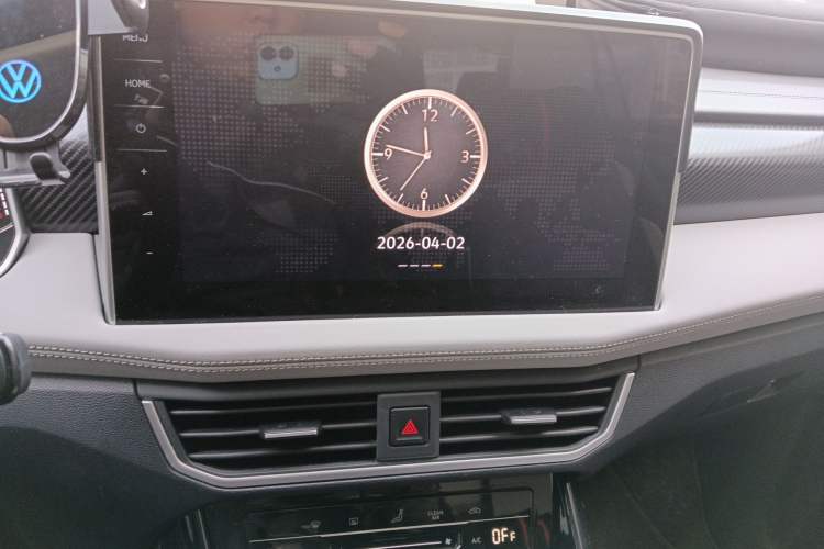 Used Volkswagen Tayron 2024 300TSI Two-Wheel-Drive Luxury Plus Advanced Version Audio And AC Panel