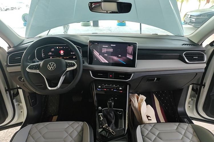 Used Volkswagen Tayron 2024 300TSI Two-Wheel-Drive Luxury Plus Advanced Version Center Console