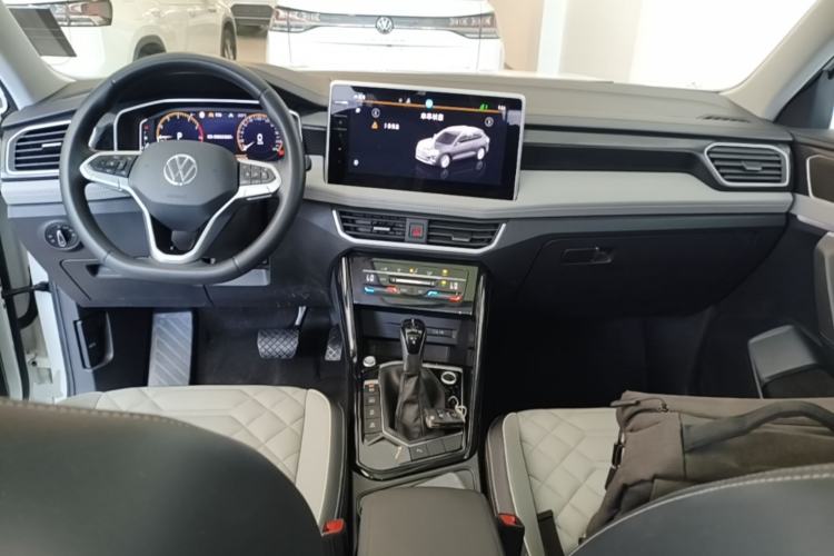 Used Volkswagen Tayron 2024 300TSI Two-Wheel-Drive Luxury Plus Advanced Version Center Console