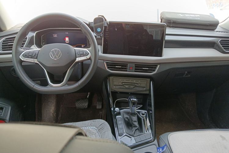 Used Volkswagen Tayron 2024 300TSI Two-Wheel-Drive Luxury Plus Advanced Version Center Console