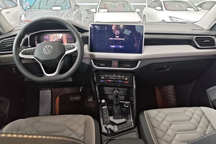 Used Volkswagen Tayron 2024 300TSI Two-Wheel-Drive Luxury Plus Advanced Version Center Console