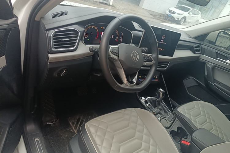 Used Volkswagen Tayron 2024 300TSI Two-Wheel-Drive Luxury Plus Advanced Version Center Console