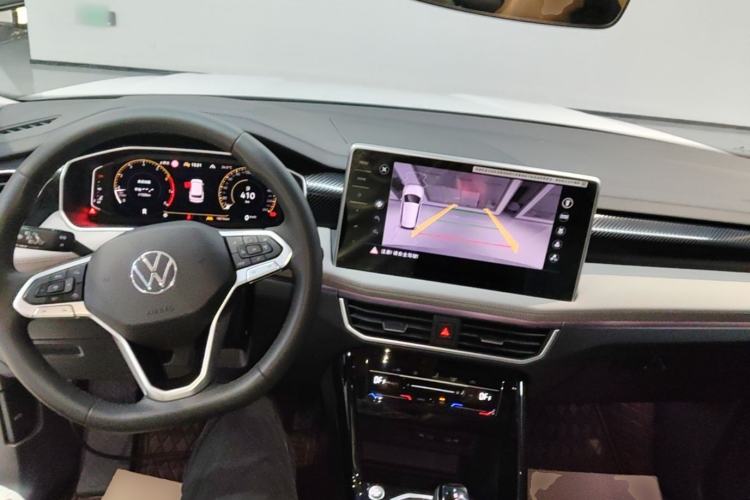 Used Volkswagen Tayron 2024 330TSI Two-Wheel Drive Luxury Plus Advanced Version Center Console