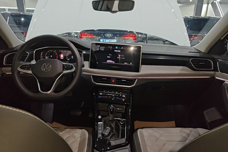 Used Volkswagen Tayron 2024 300TSI Two-Wheel-Drive Luxury Plus Advanced Version Center Console