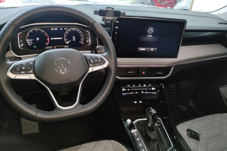 Used Volkswagen Tayron 2024 300TSI Two-Wheel-Drive Luxury Plus Advanced Version Center Console